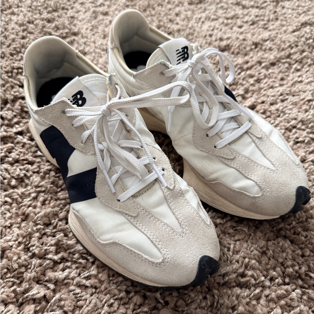 New Balance Womens 327  Off White and Black Sneakers. 9 Wide.